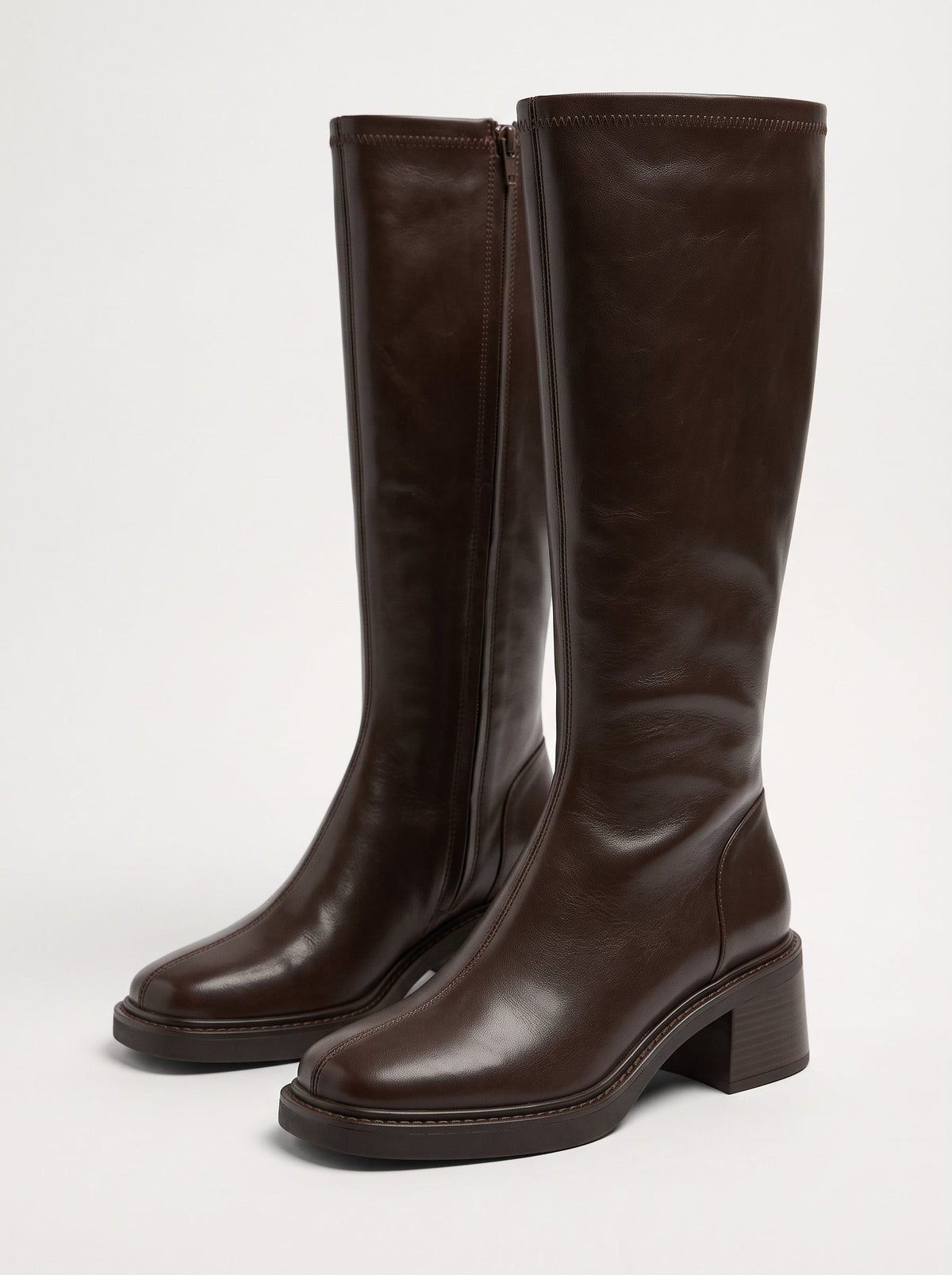 Marina | Botas altas de cuero de punta fina y tacón bajo