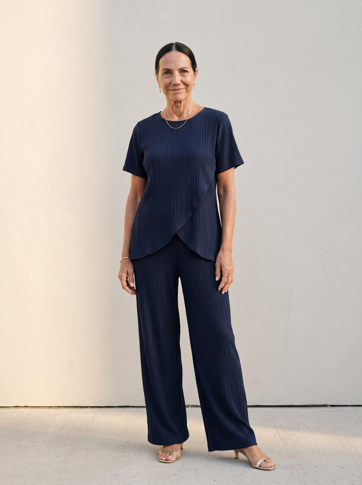 Carmen | Conjunto de dos piezas con blusa cruzada y pantalón recto ancho