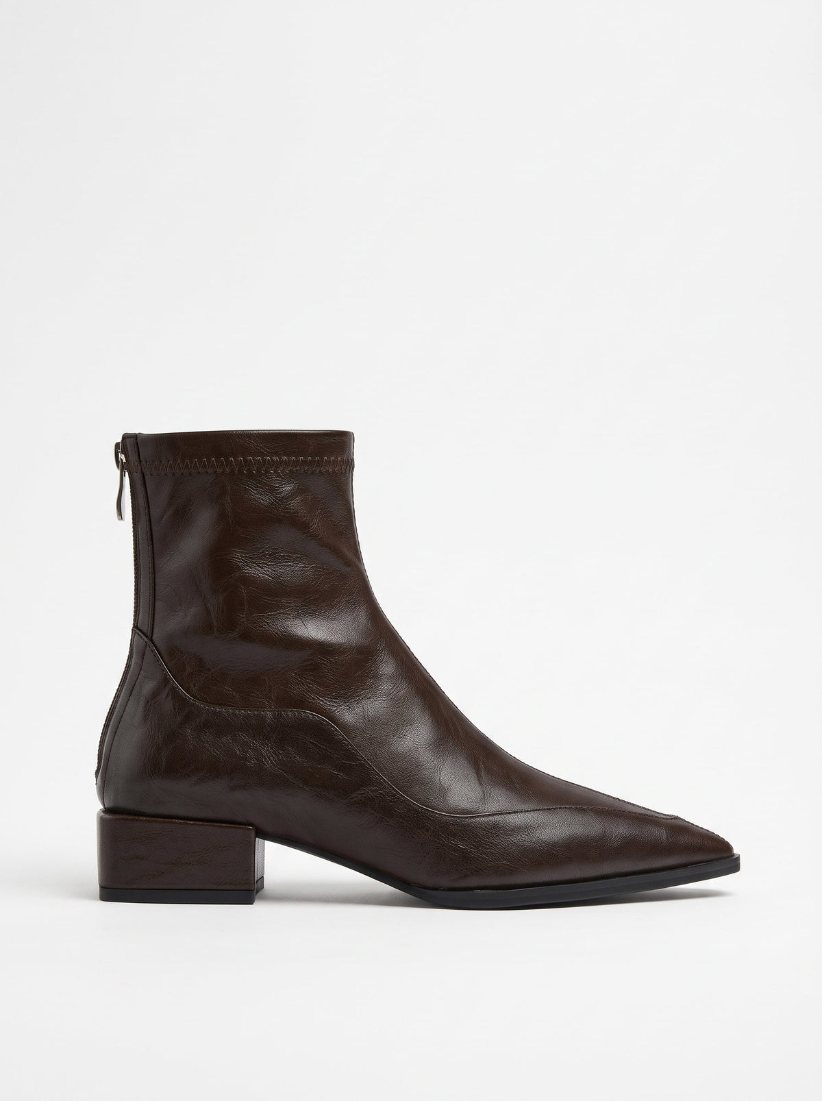 Rocío | Botines de cuero de punta fina y tacón bajo
